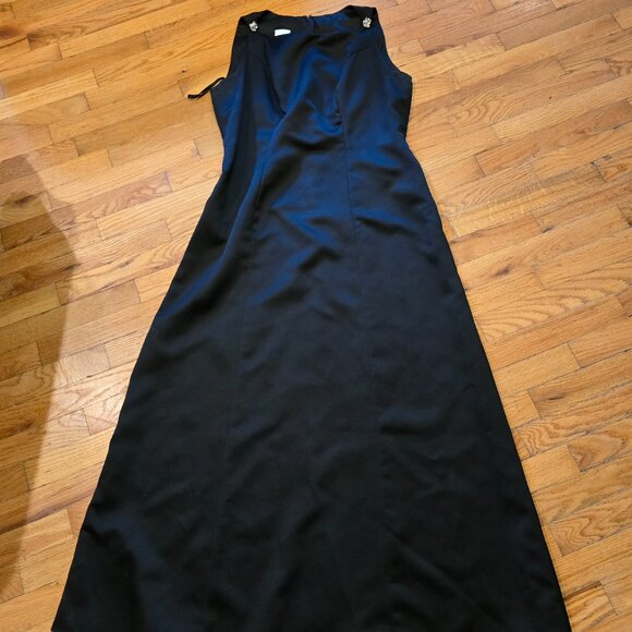 Watters and Watters size 16 black formal dress - Picture 7 of 7